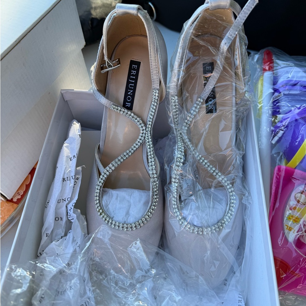 Eri Junor Women's Elegant White Heels